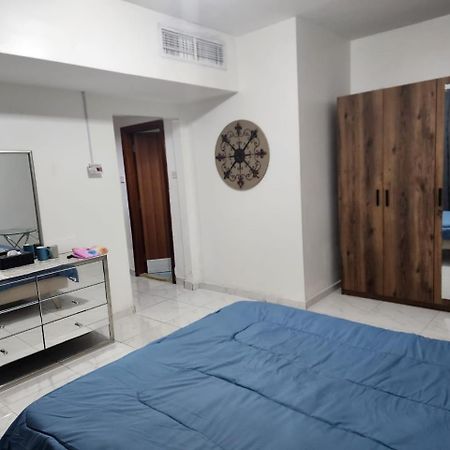 Sharing Motel Rooms Абу-Даби Экстерьер фото